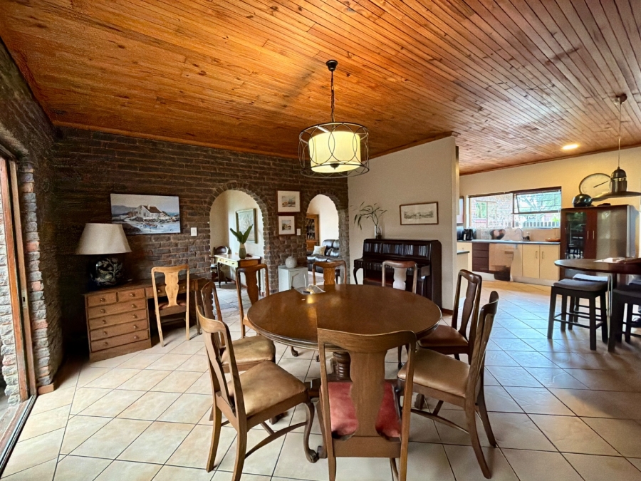 4 Bedroom Property for Sale in Loerie Park Western Cape